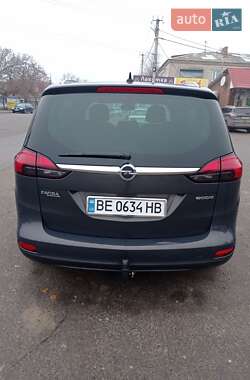 Минивэн Opel Zafira Tourer 2014 в 