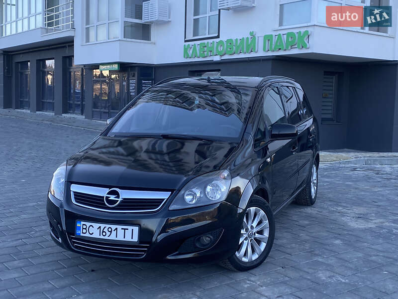 Минивэн Opel Zafira Tourer 2013 в Трускавце