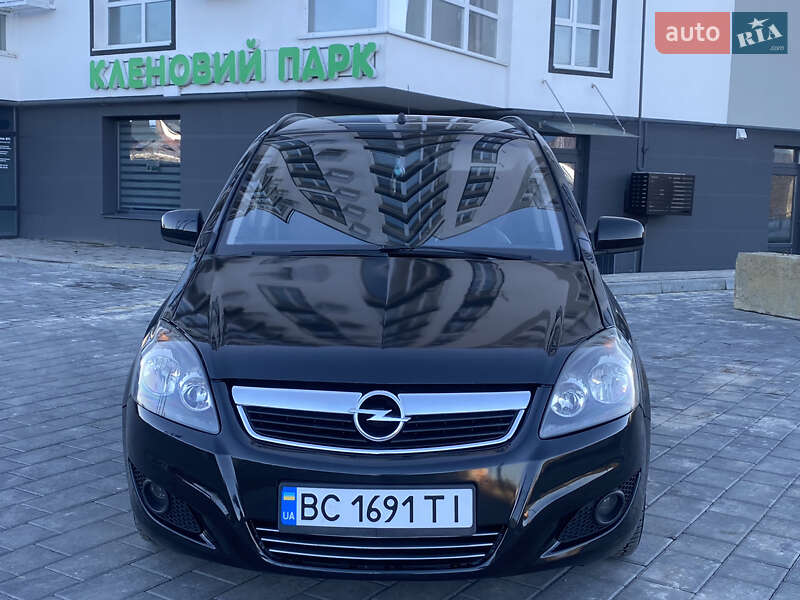 Минивэн Opel Zafira Tourer 2013 в Трускавце