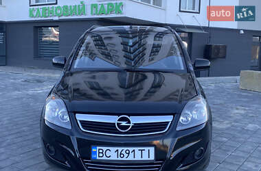 Минивэн Opel Zafira Tourer 2013 в 