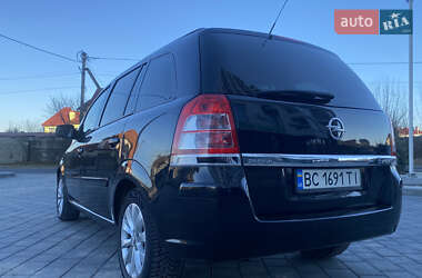 Минивэн Opel Zafira Tourer 2013 в 