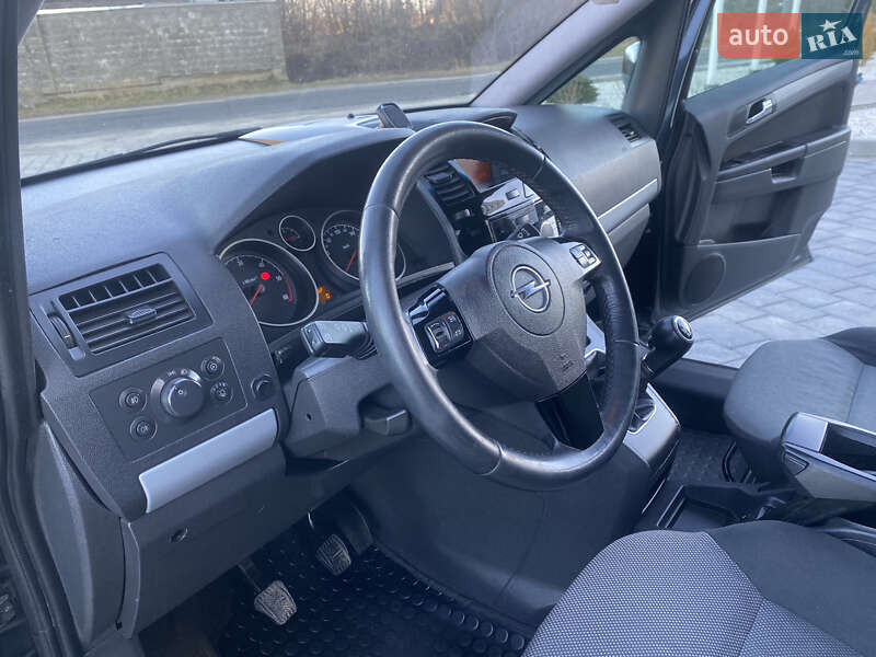Минивэн Opel Zafira Tourer 2013 в Трускавце