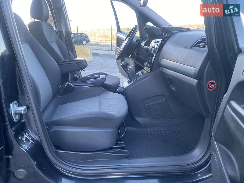 Минивэн Opel Zafira Tourer 2013 в Трускавце