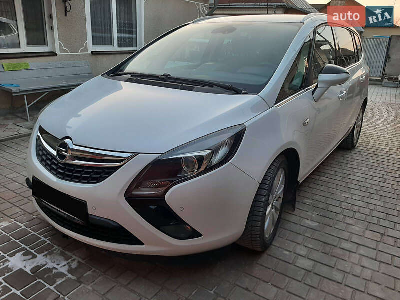 Минивэн Opel Zafira Tourer 2015 в 