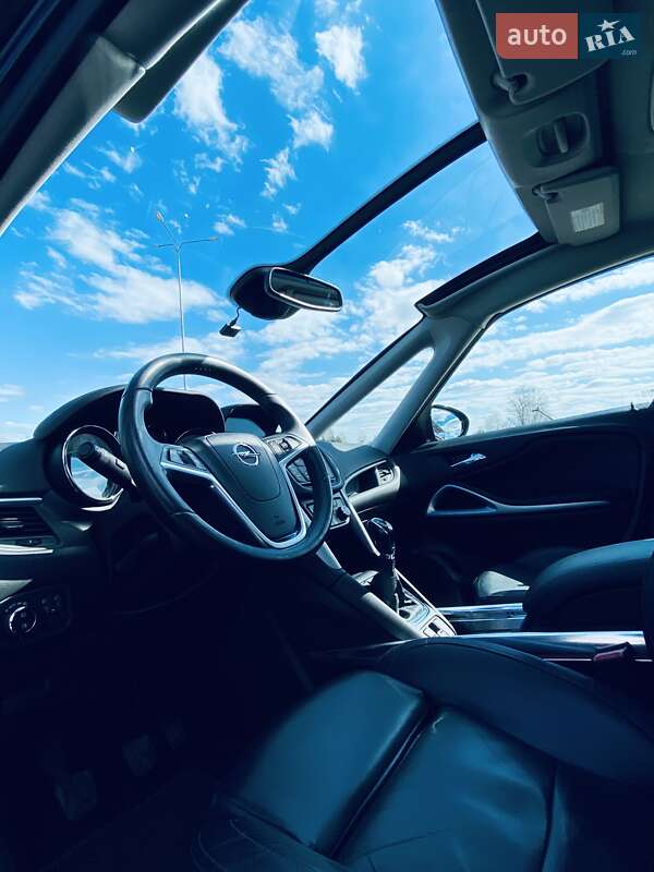 Мінівен Opel Zafira Tourer 2015 в Ковелі