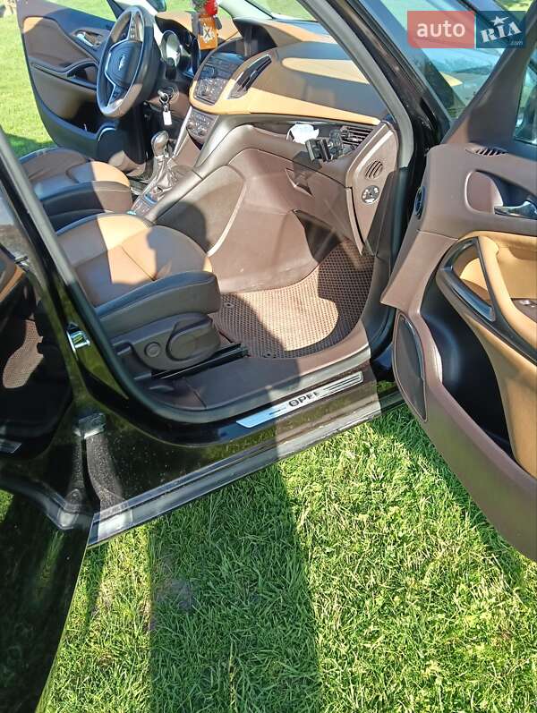 Мінівен Opel Zafira Tourer 2013 в Жовкві