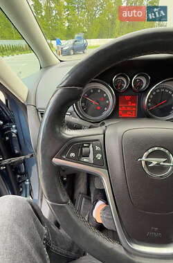 Минивэн Opel Zafira Tourer 2013 в 