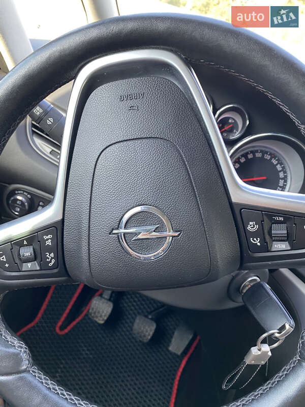 Минивэн Opel Zafira Tourer 2014 в Городенке