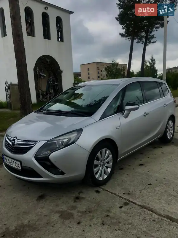 Opel Zafira Tourer 2013