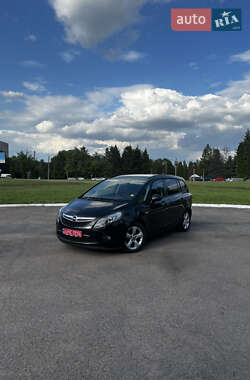 Минивэн Opel Zafira Tourer 2015 в 