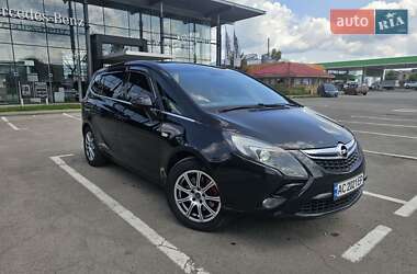 Минивэн Opel Zafira Tourer 2014 в 