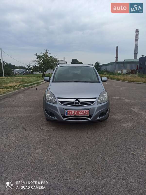 Минивэн Opel Zafira Tourer 2011 в Черкассах