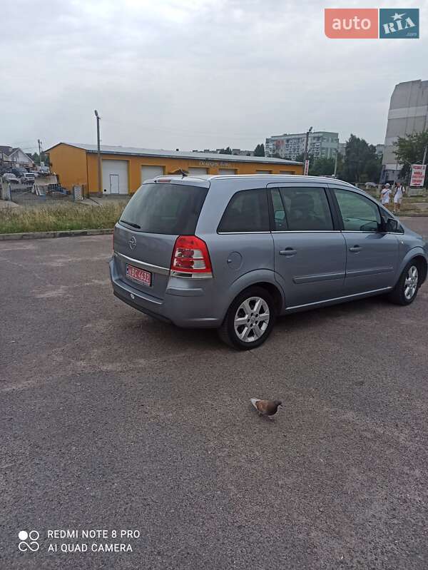 Минивэн Opel Zafira Tourer 2011 в Черкассах