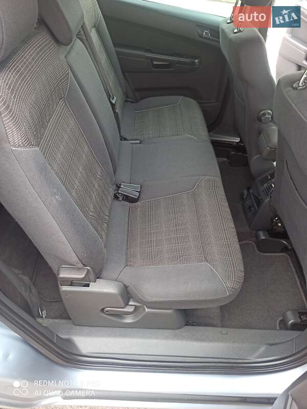Минивэн Opel Zafira Tourer 2011 в Черкассах