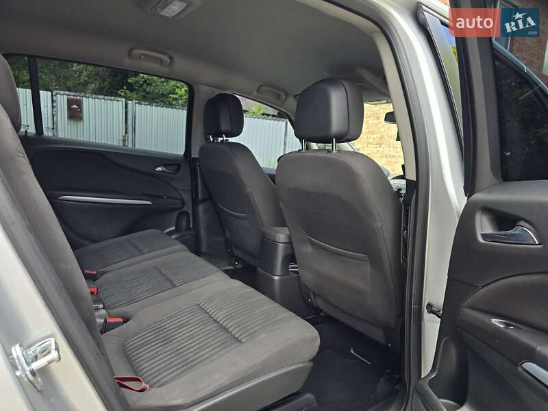 Минивэн Opel Zafira Tourer 2016 в Черновцах