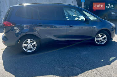 Минивэн Opel Zafira Tourer 2011 в 