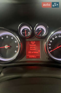 Минивэн Opel Zafira Tourer 2011 в 