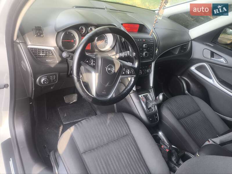 Минивэн Opel Zafira Tourer 2015 в Стрые