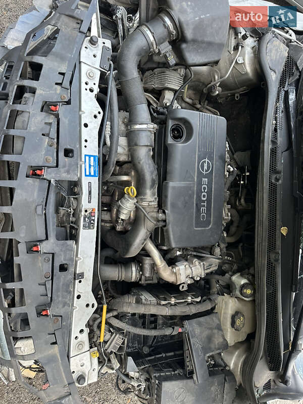 Минивэн Opel Zafira Tourer 2011 в Киеве