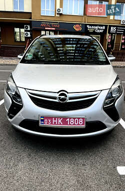 Минивэн Opel Zafira Tourer 2012 в 