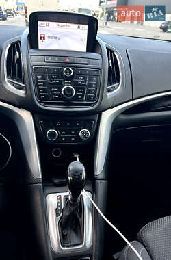 Минивэн Opel Zafira Tourer 2012 в 