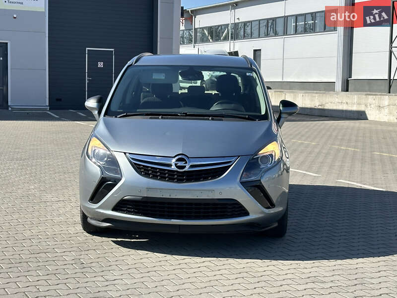 Мінівен Opel Zafira Tourer 2012 в Нововолинську