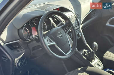 Минивэн Opel Zafira Tourer 2012 в 