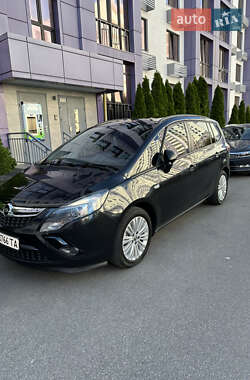 Минивэн Opel Zafira Tourer 2014 в 