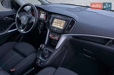 Минивэн Opel Zafira Tourer 2017 в 