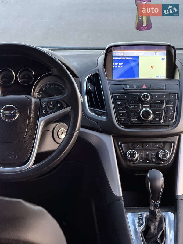 Минивэн Opel Zafira Tourer 2012 в Львове