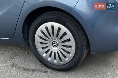 Минивэн Opel Zafira Tourer 2012 в 