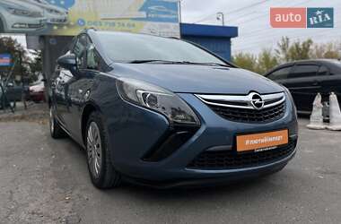 Минивэн Opel Zafira Tourer 2012 в 