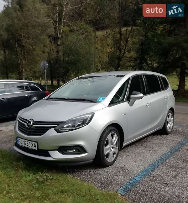 Минивэн Opel Zafira Tourer 2018 в Стрые