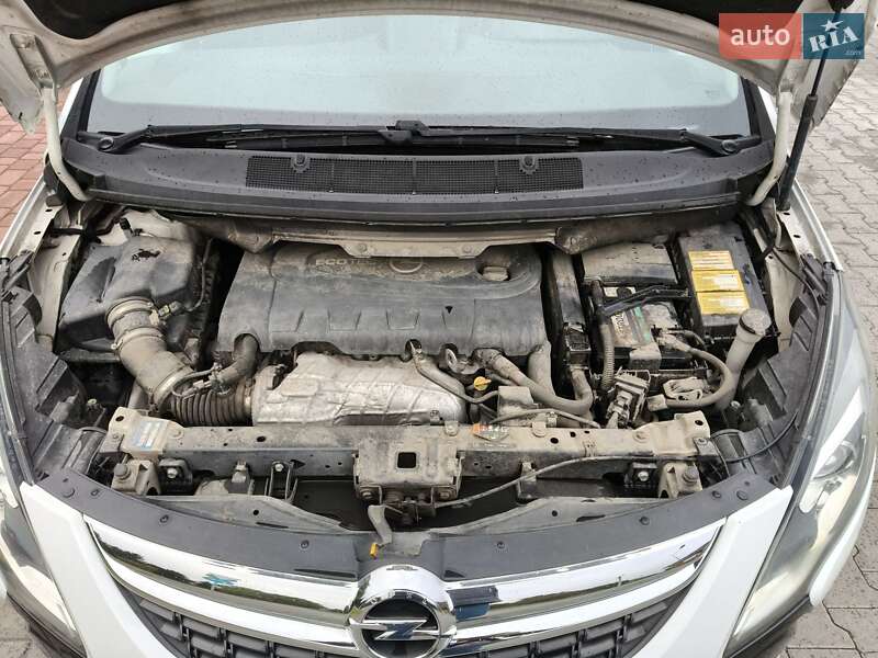 Минивэн Opel Zafira Tourer 2014 в Луцке