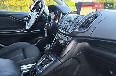 Минивэн Opel Zafira Tourer 2015 в 