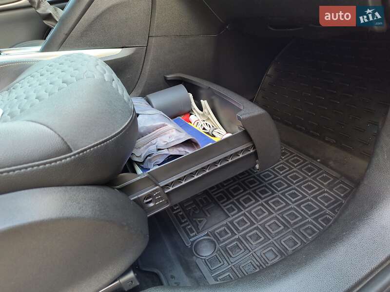 Мінівен Opel Zafira Tourer 2013 в Рівному фото 35 Мінівен Opel Zafira Tourer 2013 в Рівному