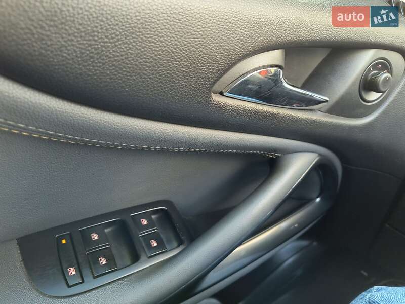 Мінівен Opel Zafira Tourer 2013 в Рівному фото 45 Мінівен Opel Zafira Tourer 2013 в Рівному
