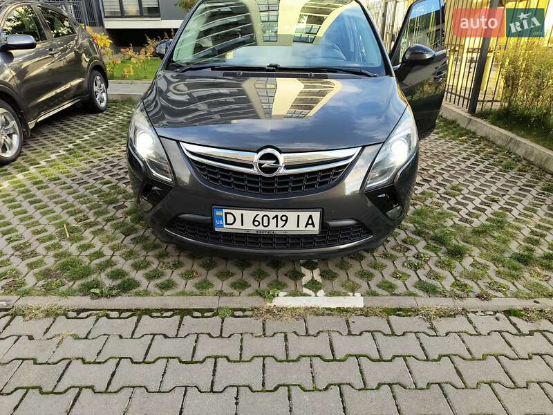 Мінівен Opel Zafira Tourer 2013 в Рівному фото 48 Мінівен Opel Zafira Tourer 2013 в Рівному
