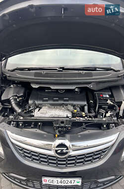 Минивэн Opel Zafira Tourer 2013 в 