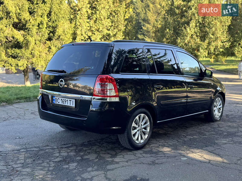 Минивэн Opel Zafira Tourer 2013 в Ровно