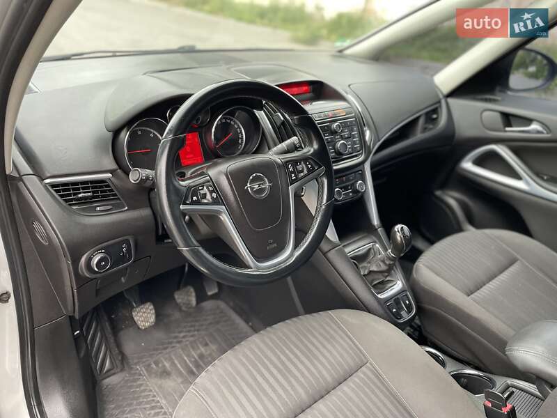 Минивэн Opel Zafira Tourer 2014 в Днепре фото 16 Минивэн Opel Zafira Tourer 2014 в Днепре