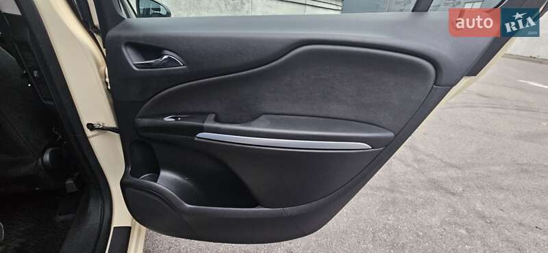 Минивэн Opel Zafira Tourer 2017 в Киеве