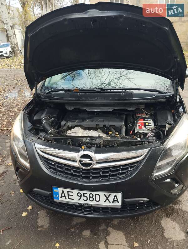 Минивэн Opel Zafira Tourer 2012 в Кривом Роге
