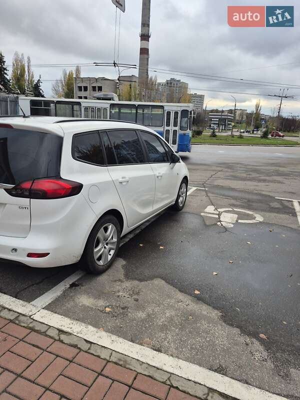 Мінівен Opel Zafira Tourer 2016 в Києві фото 13 Мінівен Opel Zafira Tourer 2016 в Києві