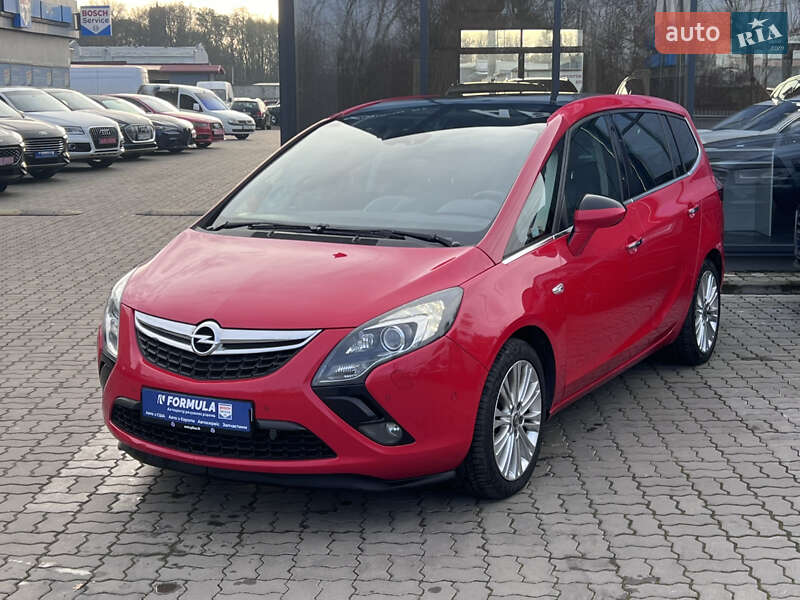 Минивэн Opel Zafira Tourer 2012 в Нововолынске
