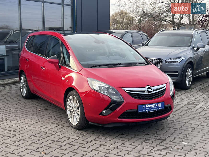 Минивэн Opel Zafira Tourer 2012 в Нововолынске