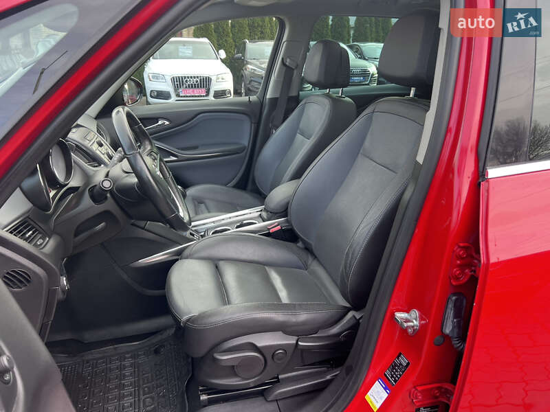 Минивэн Opel Zafira Tourer 2012 в Нововолынске