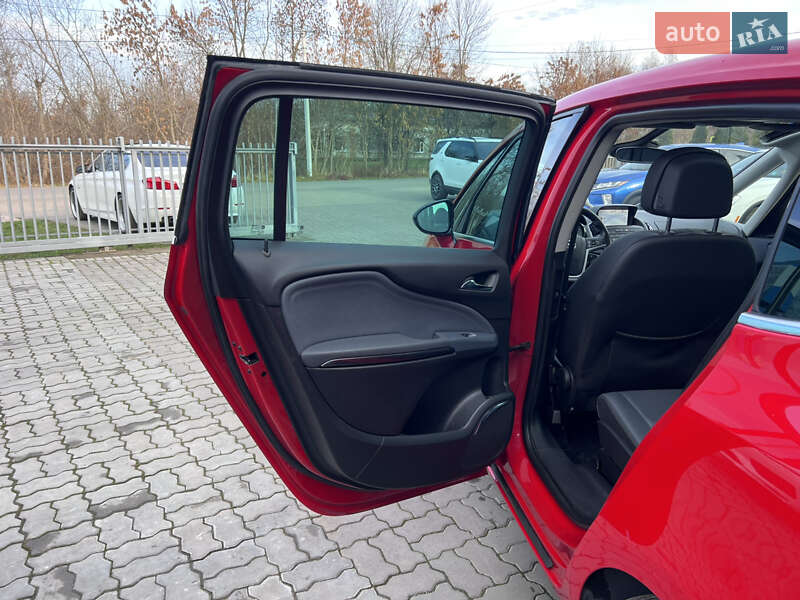 Минивэн Opel Zafira Tourer 2012 в Нововолынске