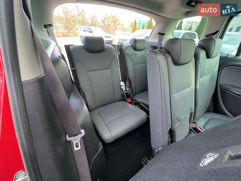 Минивэн Opel Zafira Tourer 2012 в Нововолынске