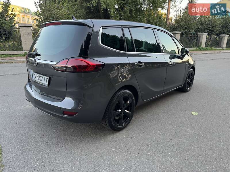 Минивэн Opel Zafira Tourer 2011 в Умани